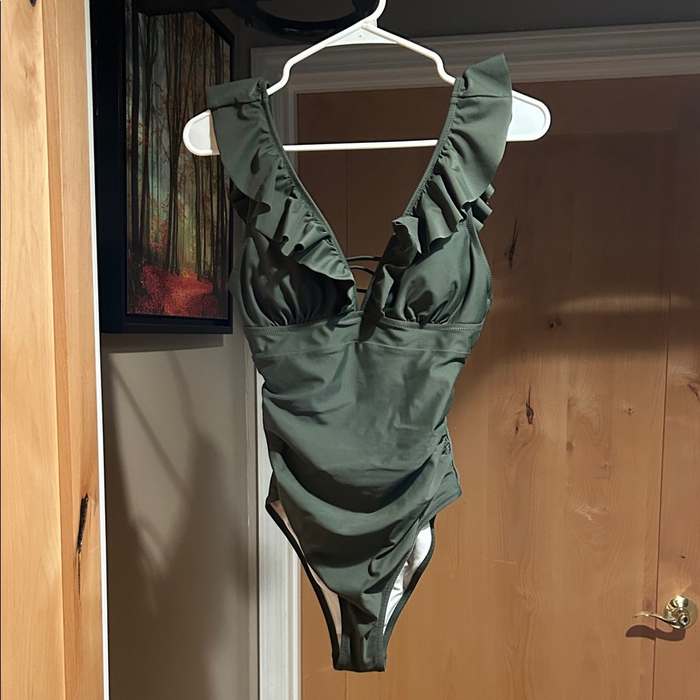 Cupshe Deep Green Ruffle One Piece Swimsuit